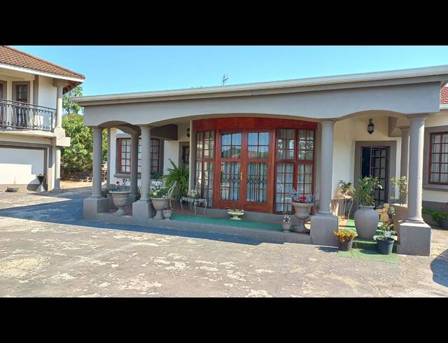 5 BEDROOM HOUSE FOR SALE IN EPWORTH